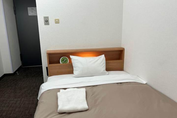Room 19 of 33
