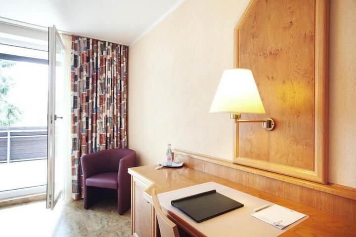 Room 3 of 40