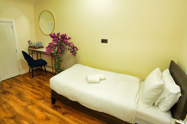 Room 49 of 121
