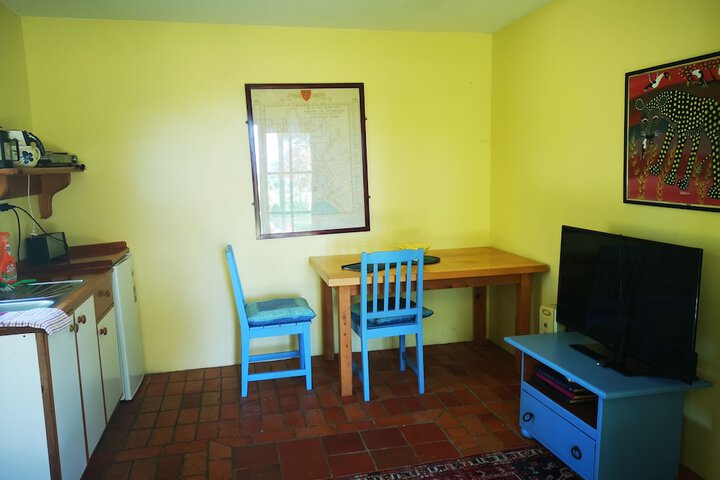 Room 11 of 25