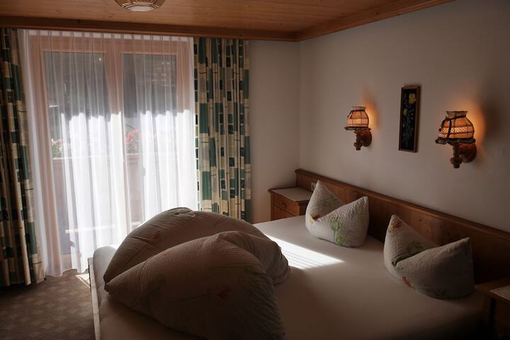 Room 12 of 43