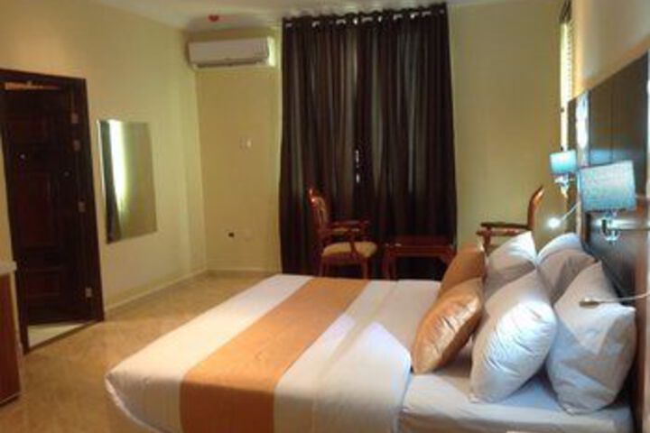 Room 3 of 17