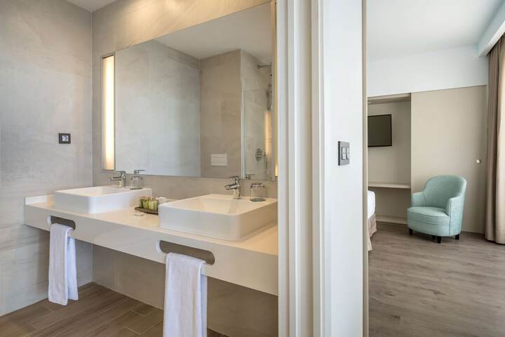 Bathroom Interior Photo