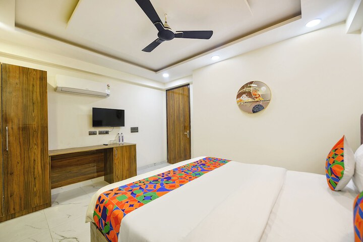 Room 17 of 25