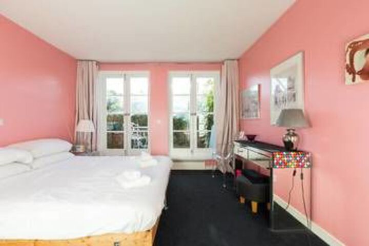 Room 8 of 23