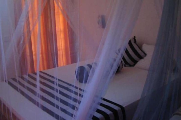 Room 9 of 22