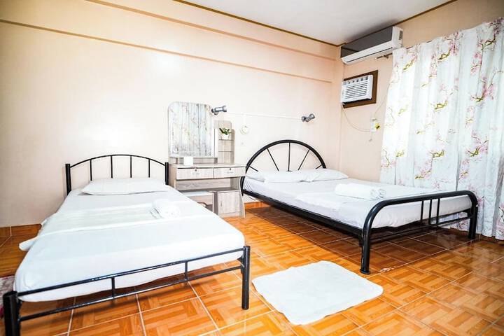 Room 10 of 65