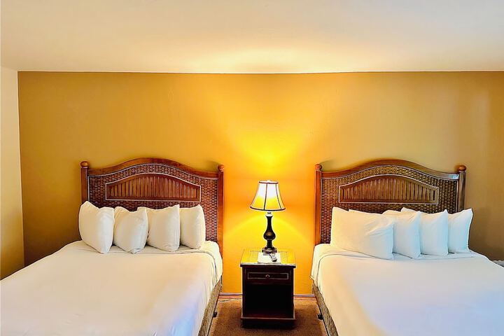 2 Queen Beds (3 of 15)