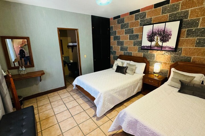 Room 7 of 14