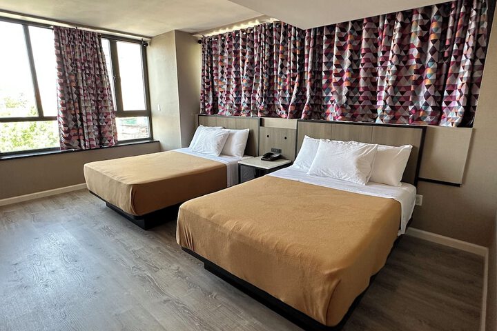 2 Double Beds (11 of 19)