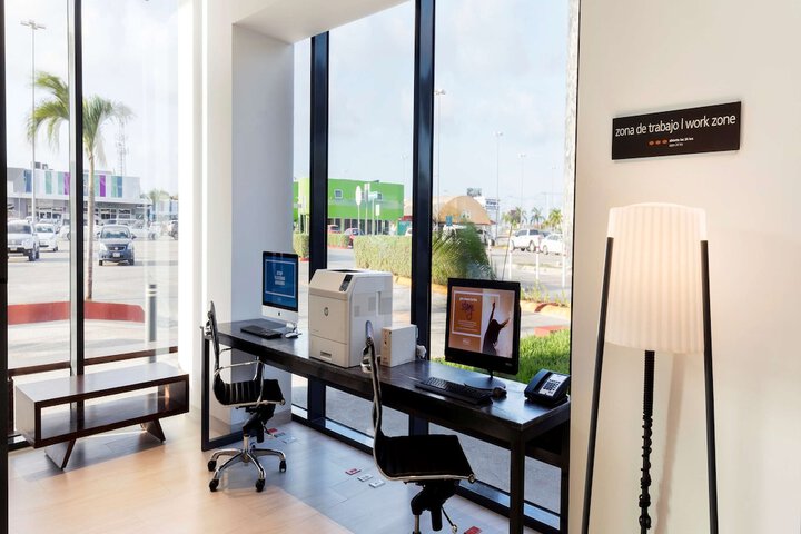 Business Center 42 of 47