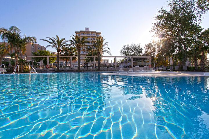 Pools & Facilities