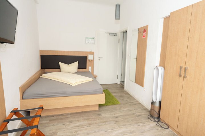 Room 19 of 27
