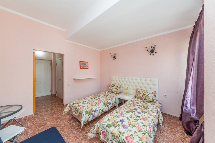 Room 18 of 47