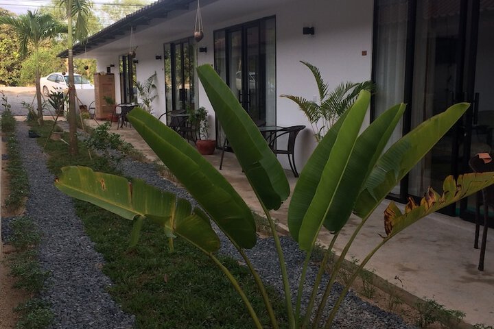 Hotel Exterior 23 of 33