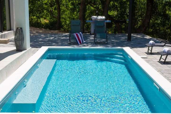 Pool 30 of 46