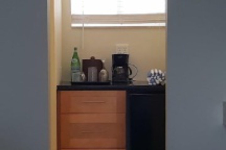 Breakfast/Coffee Service 298 of 695