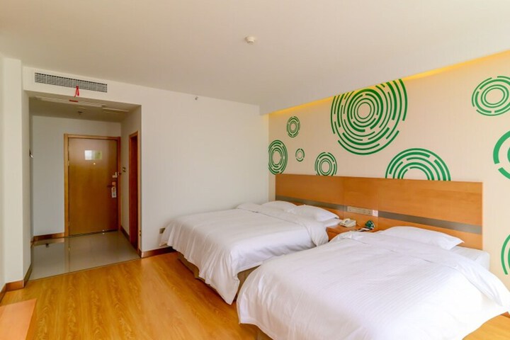 Room 7 of 21