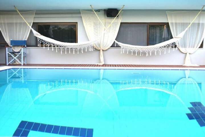 Pool 48 of 60