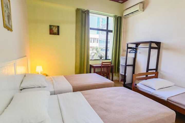 Room 8 of 20