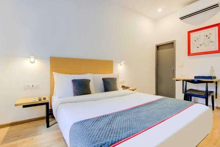 Room 13 of 23