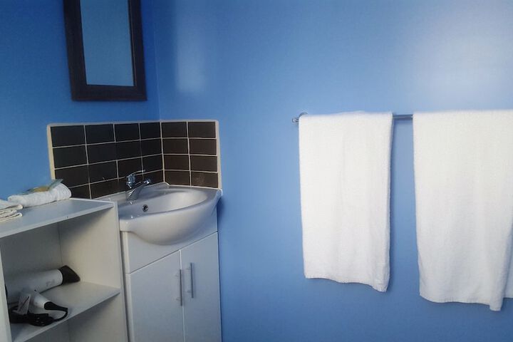 Room 32 of 40