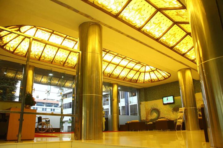 Hotel Lobby