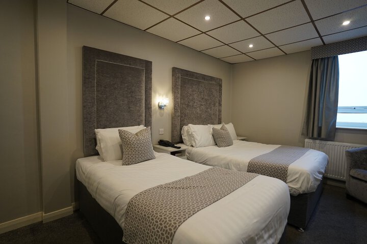 Room 25 of 63