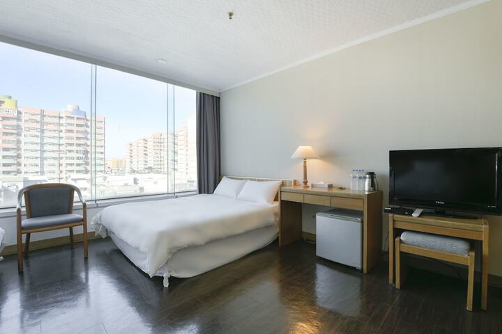 Room 8 of 49