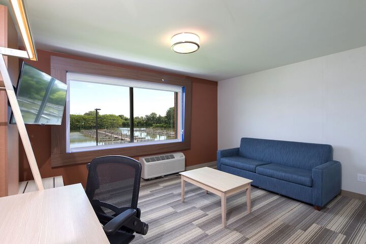 Room 7 of 34