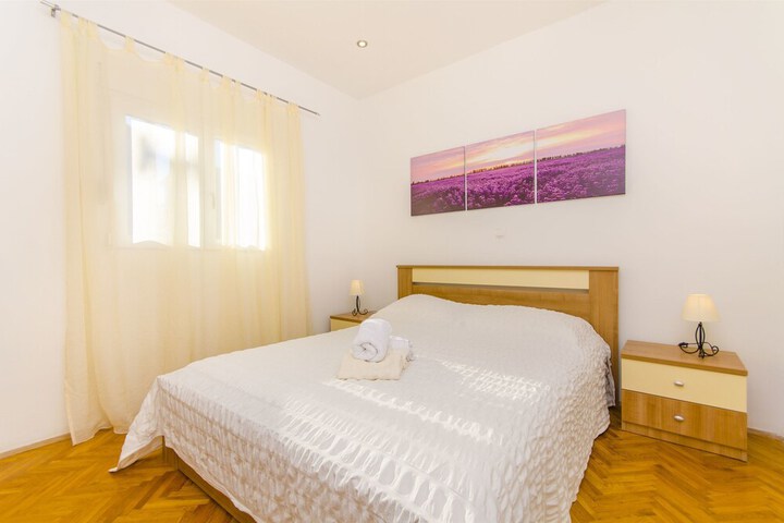 Room 4 of 4