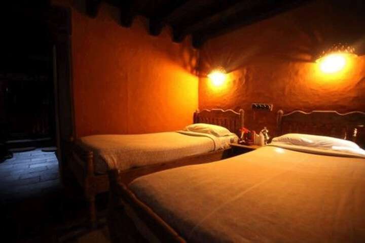 Room 4 of 26