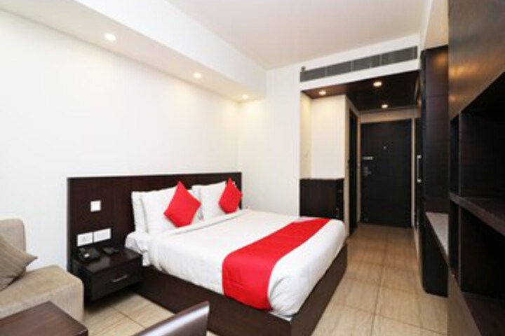 Golden Lakes Hotel