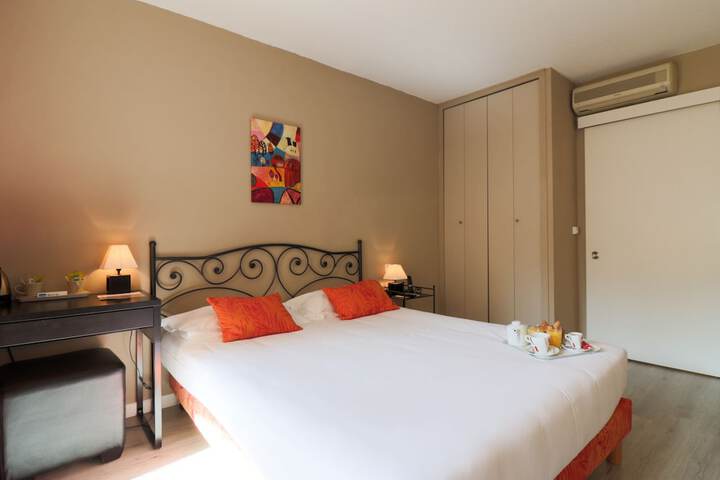 Room 5 of 48