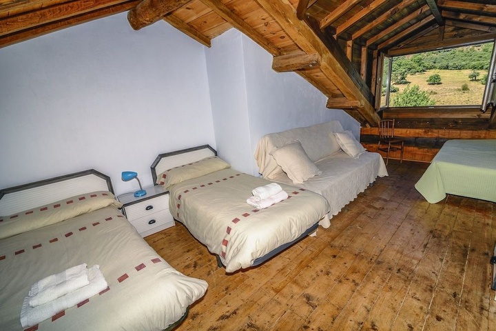 Room 5 of 10