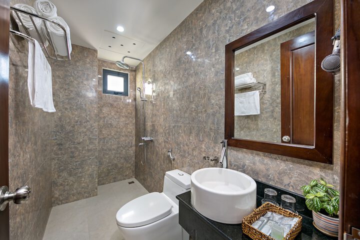 Room 20 of 37