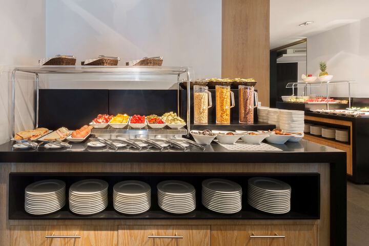 Breakfast/Coffee Service 53 of 82