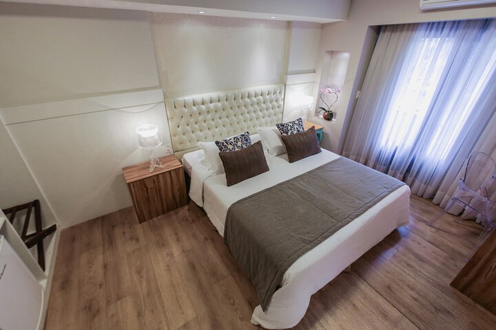 Room 40 of 98