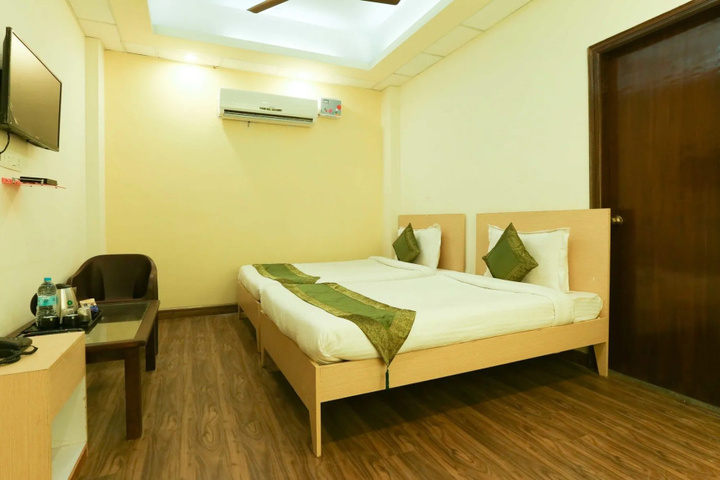 Room 3 of 14