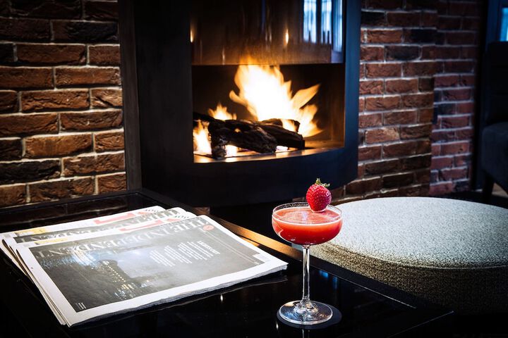 Lounge 53 of 60