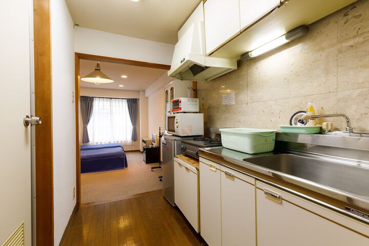 Room 15 of 50