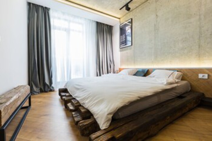 Room 10 of 23