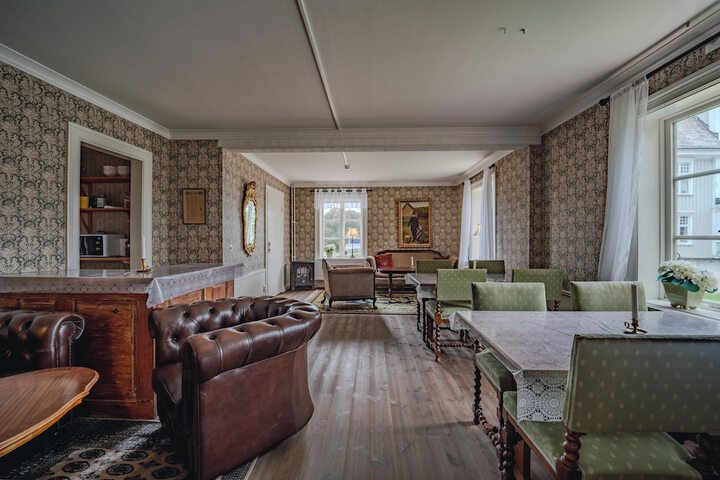 Hotel Interior 6 of 148