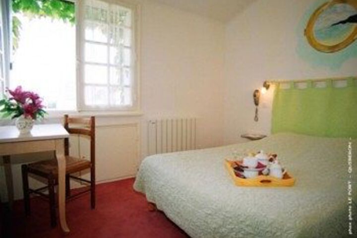 Room 15 of 28