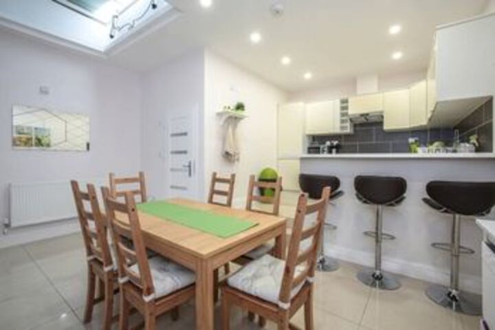 Bright & Airy 2 Bed in Stoke Newington