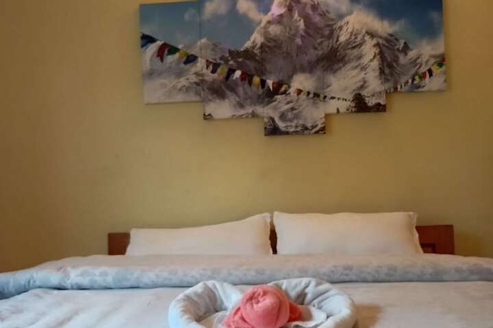 Room 3 of 9