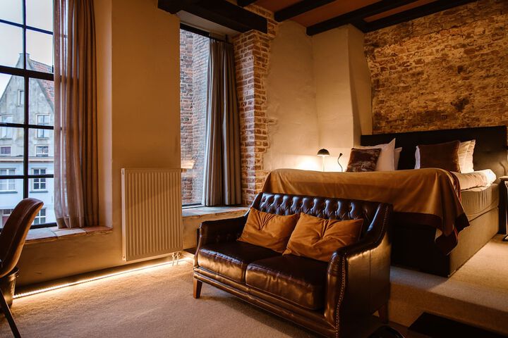 Room 4 of 39