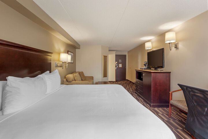 Room 14 of 28