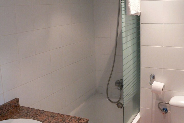 Room 17 of 40