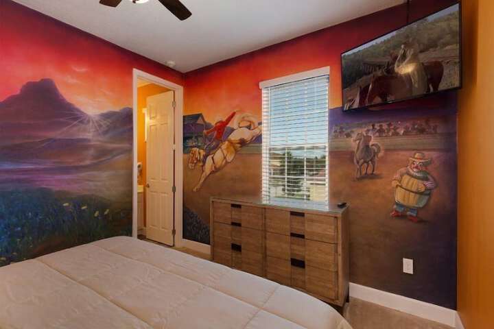 Room 12 of 32